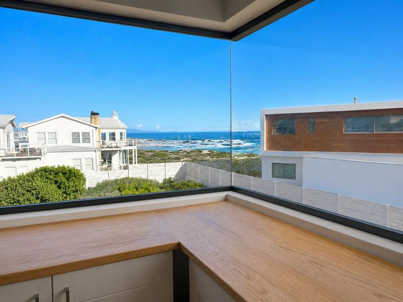 6 Bedroom Property for Sale in Pearl Bay Western Cape
